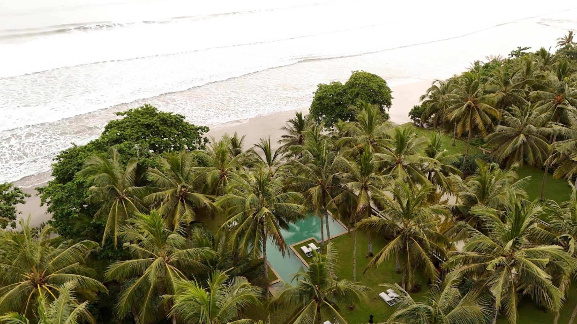 Kelapa Retreat & Spa Pulukan Luaran gambar